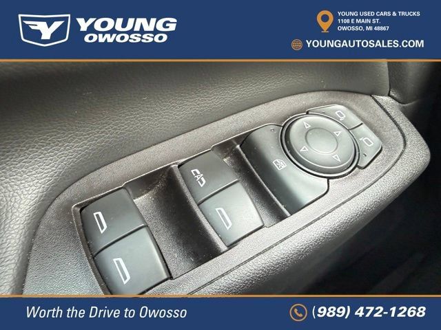 Used 2020 Chevrolet Equinox LT w/ Driver Convenience Package FWD image 26