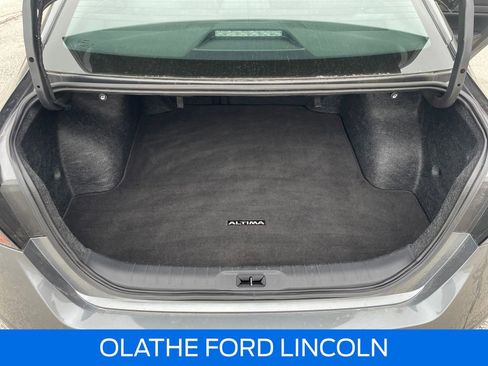 Used 2025 Nissan Altima 2.5 SV FWD image 25