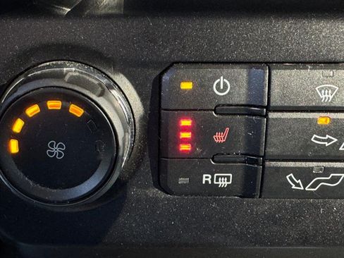 Used 2018 Ford F150 XLT w/ Equipment Group 302A Luxury AWD/4WD image 21
