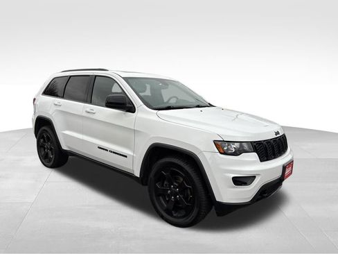 Used 2018 Jeep Grand Cherokee Laredo image 8