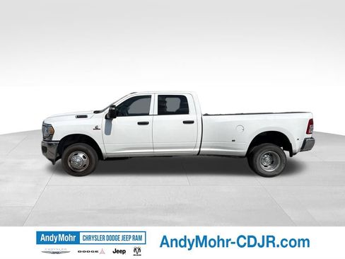 Used 2024 RAM 3500 Tradesman w/ Chrome Appearance Group AWD/4WD image 4