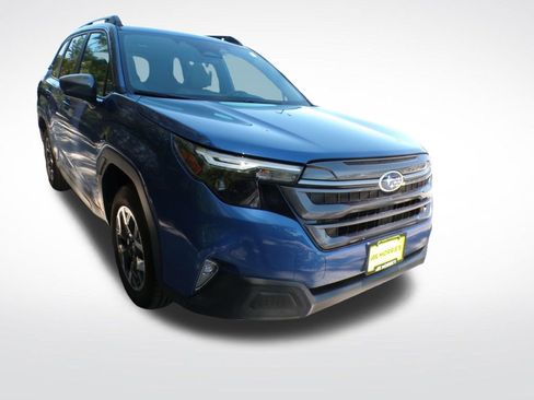 Used 2026 Subaru Forester Premium AWD/4WD image 9
