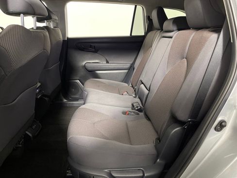 Certified 2024 Toyota Highlander LE image 13