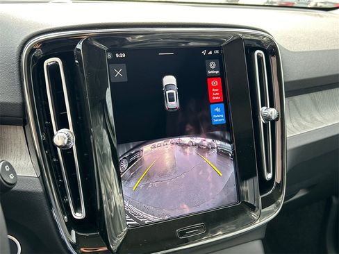New 2026 Volvo XC40 B5 Core w/ Protection Package Premier image 17
