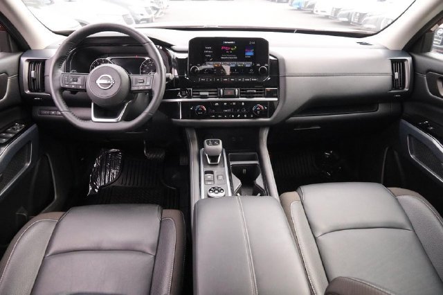 Certified 2025 Nissan Pathfinder SL AWD/4WD image 24
