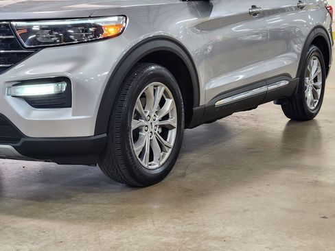 Used 2021 Ford Explorer XLT w/ Equipment Group 202A image 17