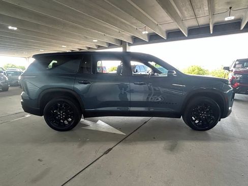 Used 2024 Chevrolet Traverse LS w/ Midnight/Sport Edition FWD image 6
