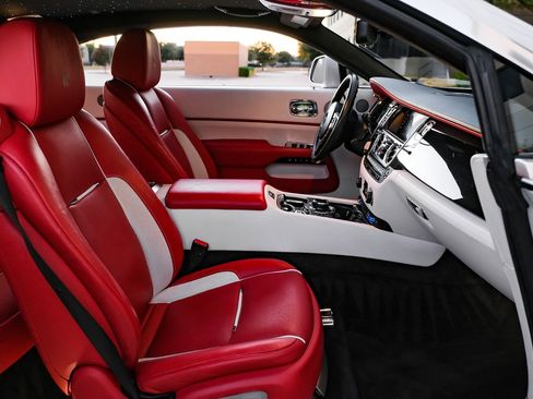 Used 2020 Rolls-Royce Wraith image 49