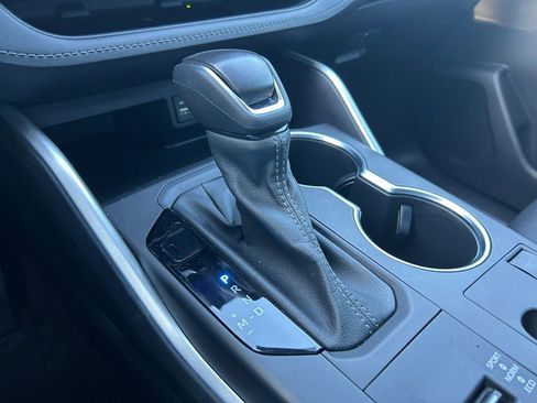 Certified 2023 Toyota Highlander XLE image 26