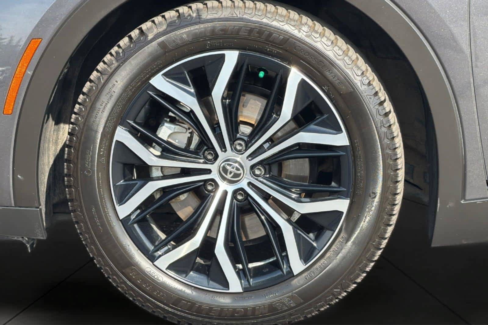 Used 2023 Toyota Crown AWD/4WD image 11