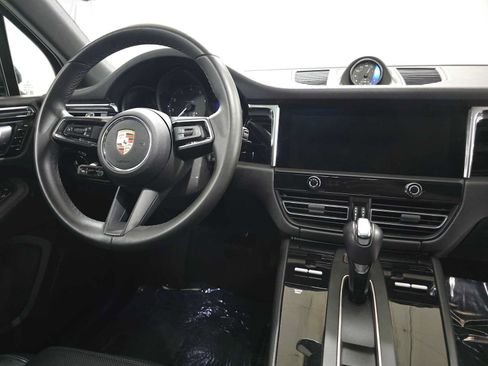 Used 2025 Porsche Macan AWD/4WD image 11