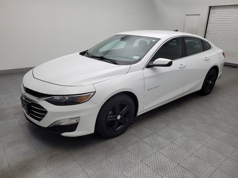 Used 2022 Chevrolet Malibu LS w/ Driver Confidence Package II FWD image 2