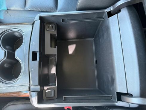 Used 2019 Chevrolet Suburban LT AWD/4WD image 32