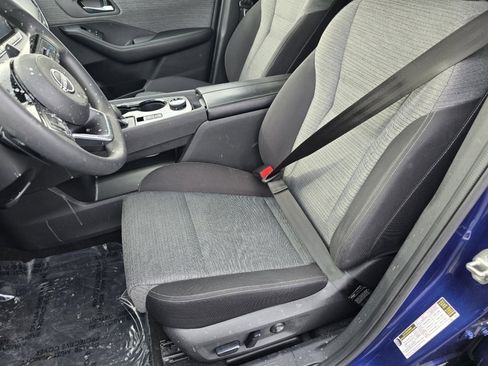 Used 2023 Nissan Rogue SV image 16