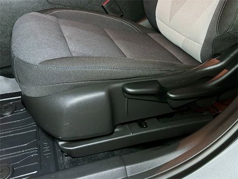 Used 2024 Chevrolet Trax LS w/ LS Convenience Package image 16