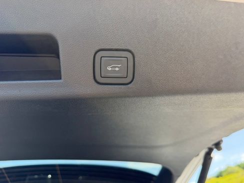 Used 2026 GMC Acadia Elevation w/ Elevation Premium Package AWD/4WD image 50