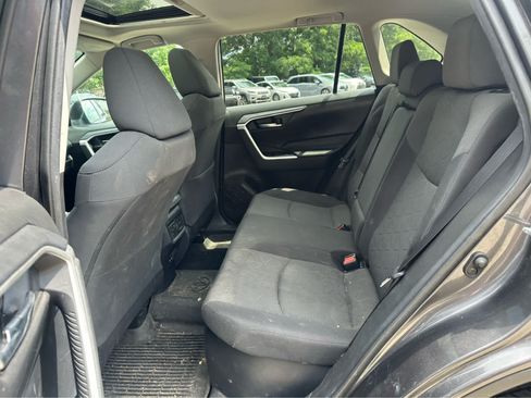 Used 2021 Toyota RAV4 XLE w/ Convenience Package AWD/4WD image 22
