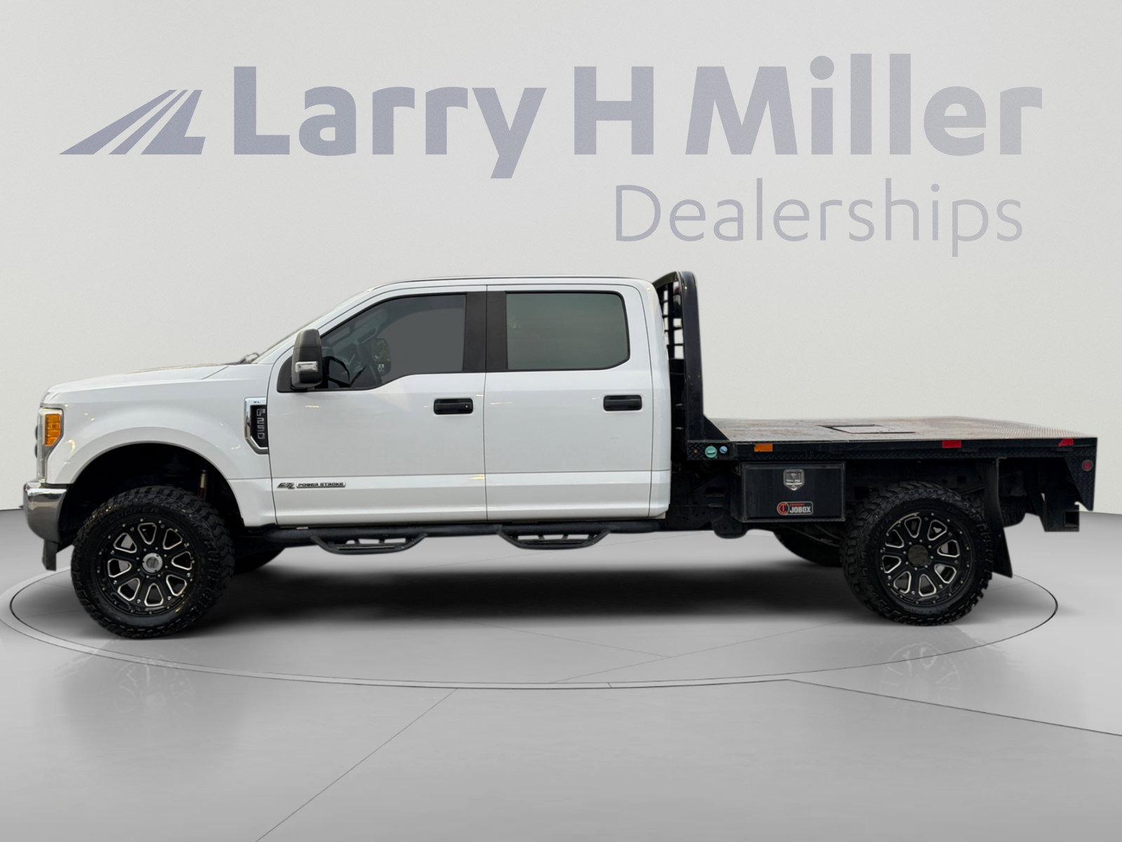 Used 2017 Ford F250 XL w/ Power Equipment Group AWD/4WD image 2