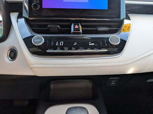 Used 2024 Toyota Corolla SE FWD image 24