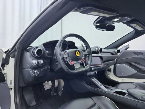 Used 2020 Ferrari Portofino image 15
