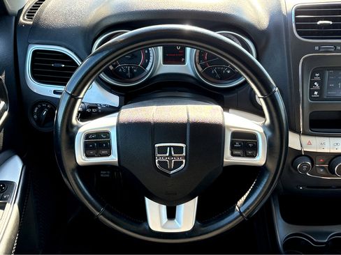 Used 2020 Dodge Journey SE w/ SE Popular Equipment Group image 14