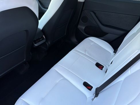 Used 2024 Tesla Model Y 2WD image 15