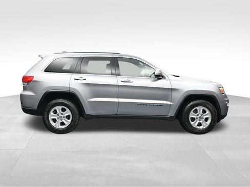 Used 2017 Jeep Grand Cherokee Laredo AWD/4WD image 6