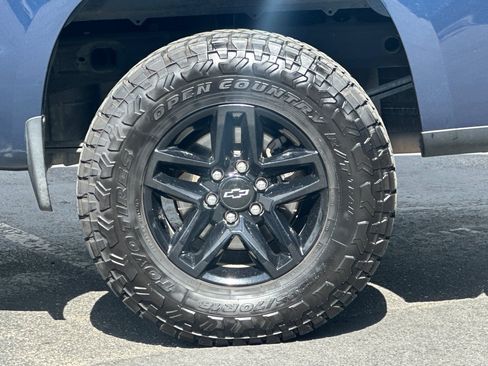 Used 2019 Chevrolet Silverado 1500 Custom Trail Boss w/ Custom Convenience Package AWD/4WD image 33