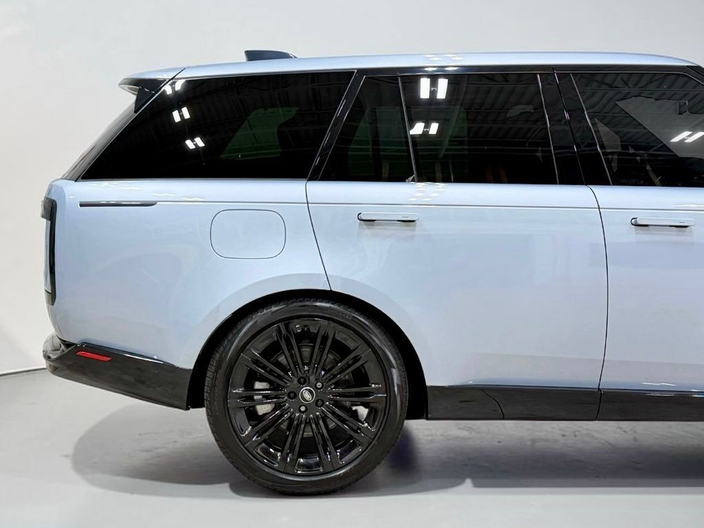 Used 2024 Land Rover Range Rover SE AWD/4WD image 16
