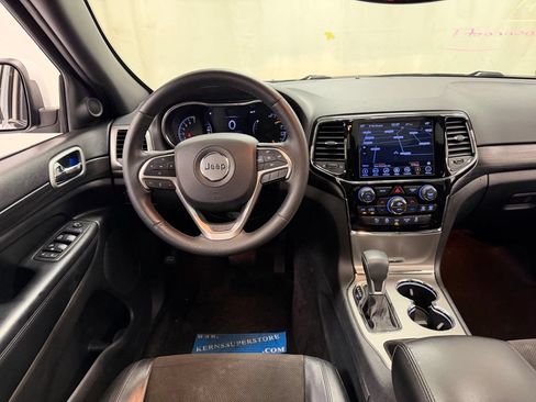 Used 2019 Jeep Grand Cherokee Altitude AWD/4WD image 31