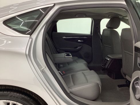 Used 2017 Chevrolet Impala Premier w/ Enhanced Convenience Package image 21