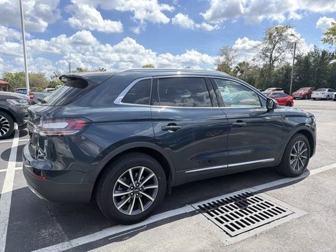 Certified 2022 Lincoln Nautilus FWD image 2