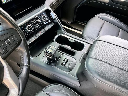 Used 2024 GMC Sierra 1500 Denali AWD/4WD image 17