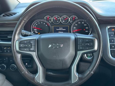 Used 2021 Chevrolet Suburban Z71 w/ Z71 Signature Package image 13