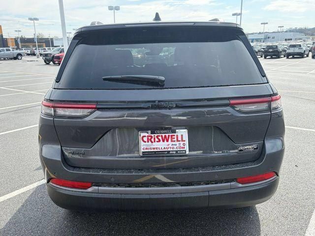 New 2026 Jeep Grand Cherokee Altitude AWD/4WD image 6