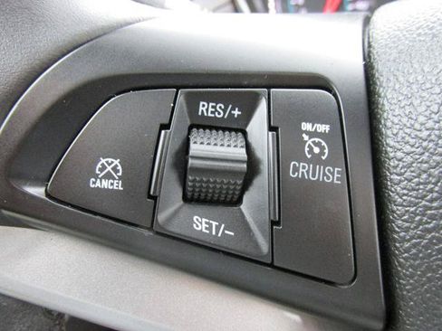 Used 2018 Chevrolet Trax LT w/ Sun & Sound Package FWD image 15