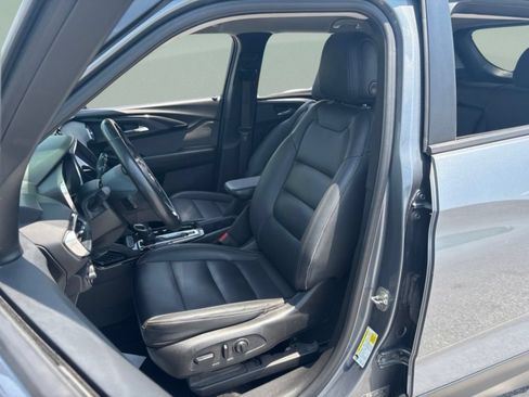 Used 2021 Chevrolet TrailBlazer LT w/ Premium Seating Package FWD image 21
