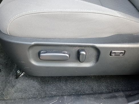 Used 2023 Toyota Tacoma SR5 AWD/4WD image 18