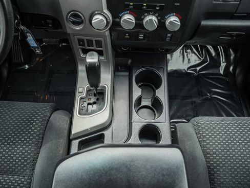 Used 2010 Toyota Tundra 4x4 CrewMax image 36