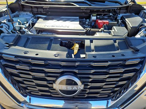 Used 2023 Nissan Rogue SV image 29