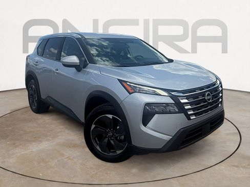 Used 2024 Nissan Rogue SV FWD image 4