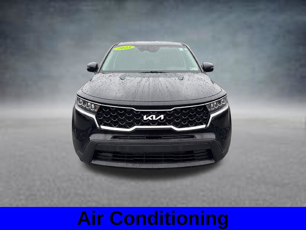 Used 2023 Kia Sorento LX AWD/4WD image 3