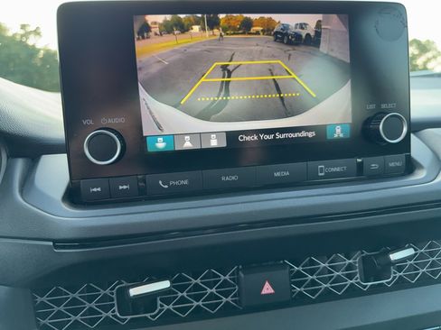 Used 2024 Honda Accord EX image 28