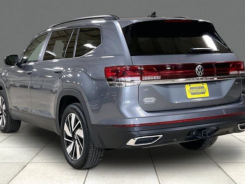 Used 2025 Volkswagen Atlas SE AWD/4WD image 11