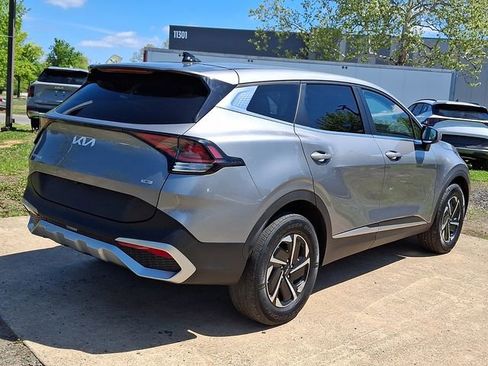 Used 2023 Kia Sportage LX AWD/4WD image 6