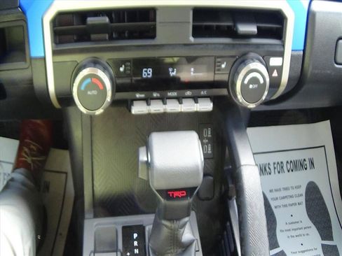 Used 2025 Toyota Tacoma TRD Off-Road image 26