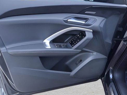 New 2025 Audi Q5 Premium Plus AWD/4WD image 9