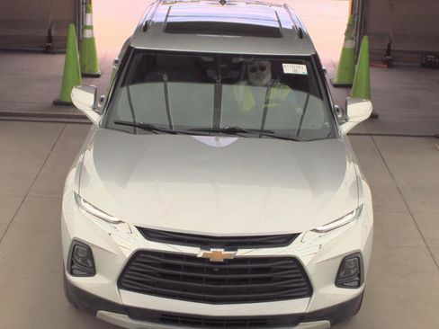 Used 2019 Chevrolet Blazer LT w/ Sun and Wheels Package FWD image 2