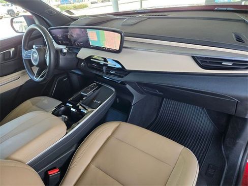 Used 2025 Buick Enclave Preferred w/ Power Package image 23