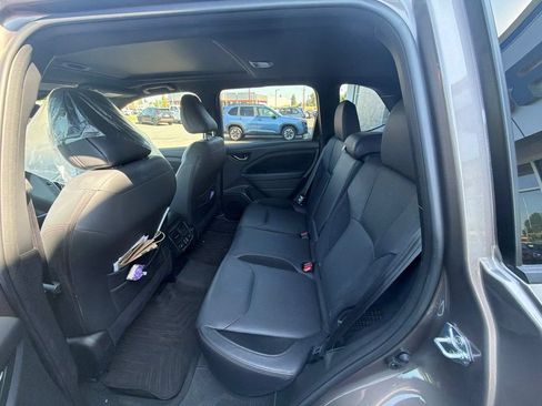 Used 2025 Subaru Forester Touring w/ Touring Package AWD/4WD image 9